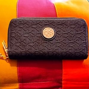 DKNY wallet large.